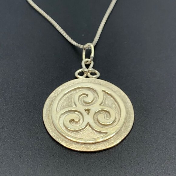 Sterling Silver 925 Handmade Triskele Spiral Circle Pendant 18" Box Link Chain - Picture 5 of 12